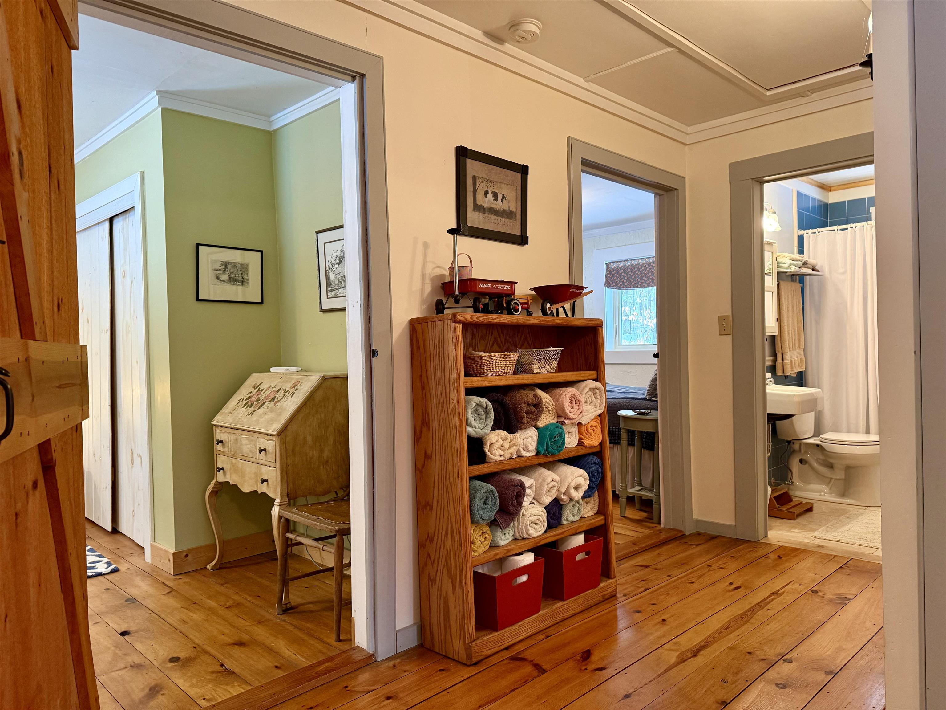 71 Vacation Lodge Road Londonderry, VT 05148 - Photo 22 of 36