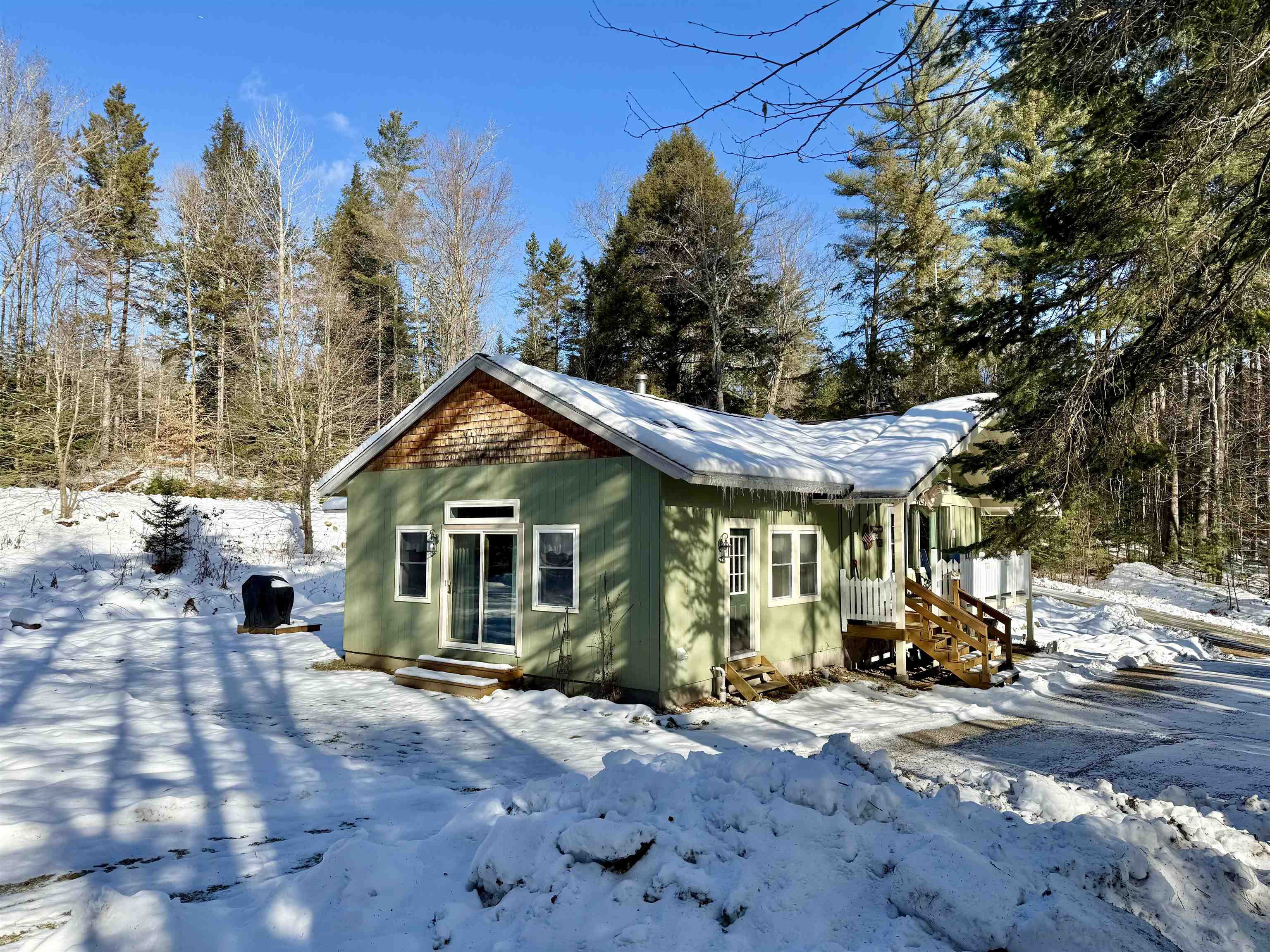 71 Vacation Lodge Road Londonderry, VT 05148 - Photo 34 of 36