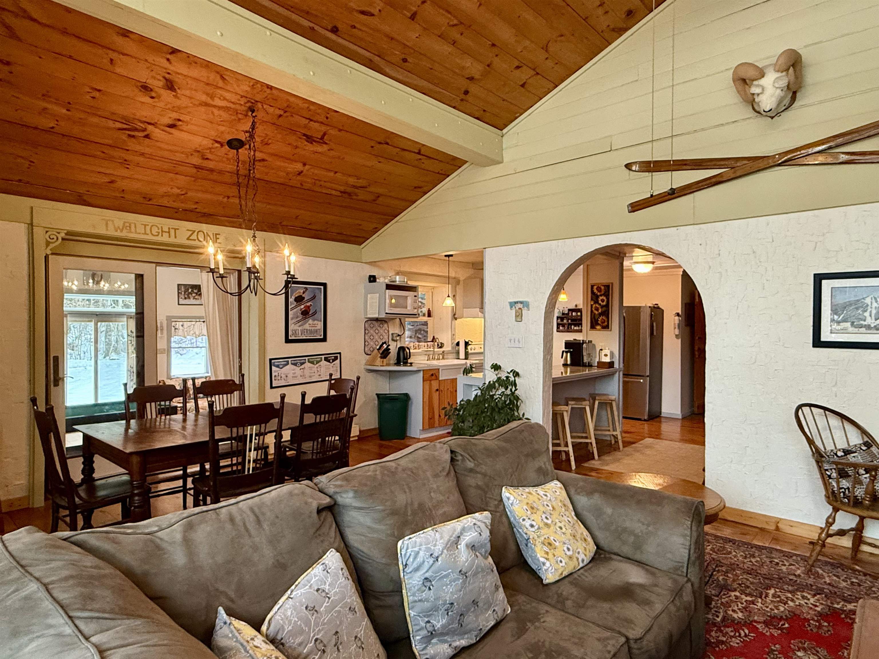 71 Vacation Lodge Road Londonderry, VT 05148 - Photo 6 of 36