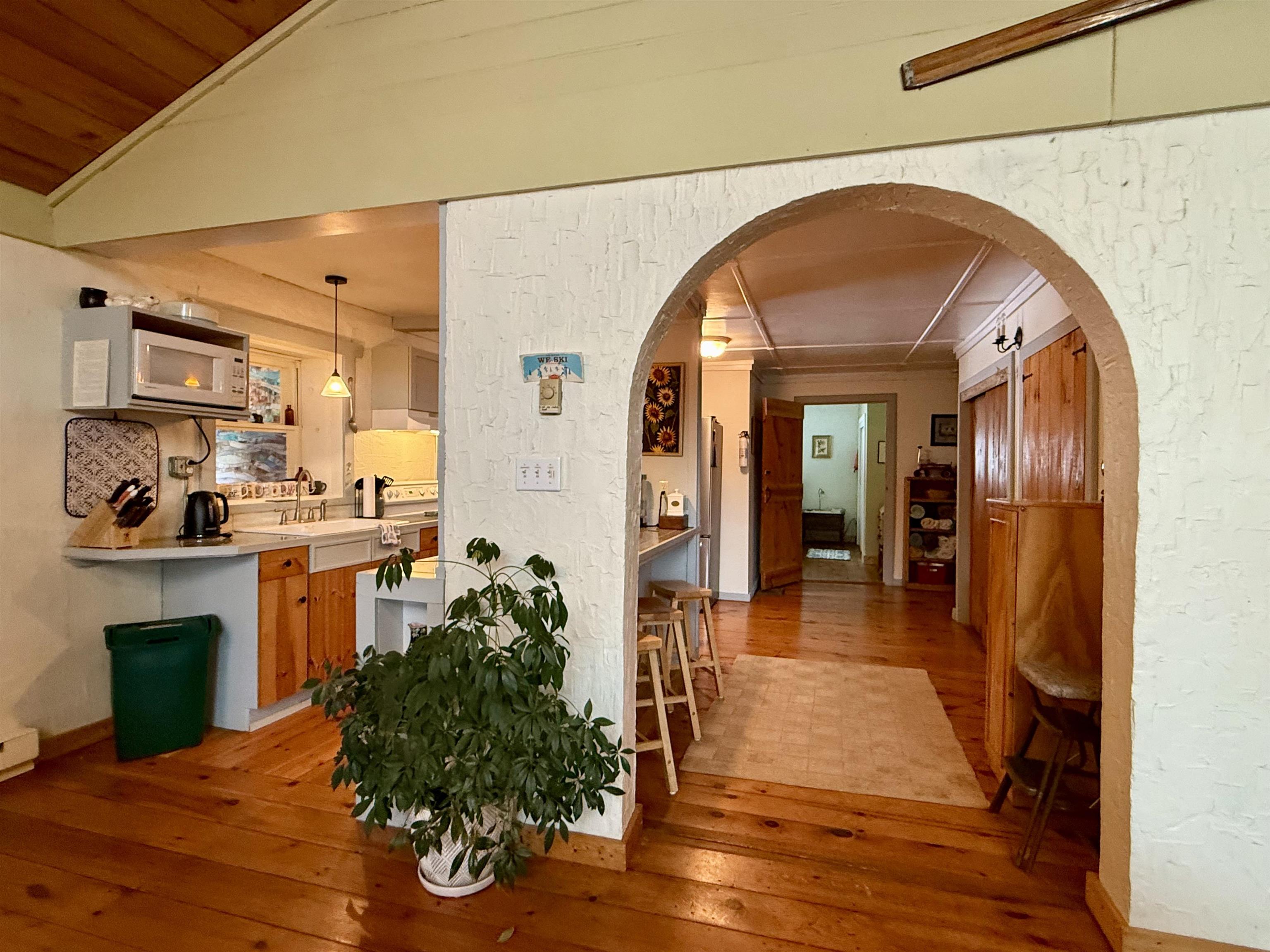 71 Vacation Lodge Road Londonderry, VT 05148 - Photo 7 of 36