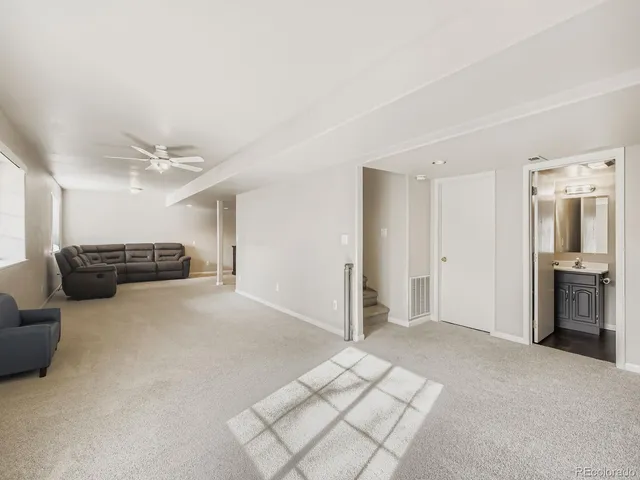 a view of livingroom with furniture