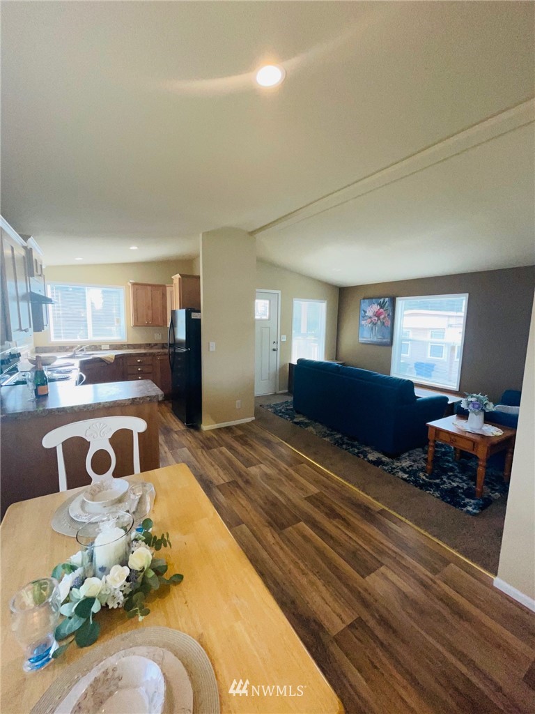 3612 Northeast 4th Street, Unit 23 Renton, WA 98056 - Photo 4 of 26