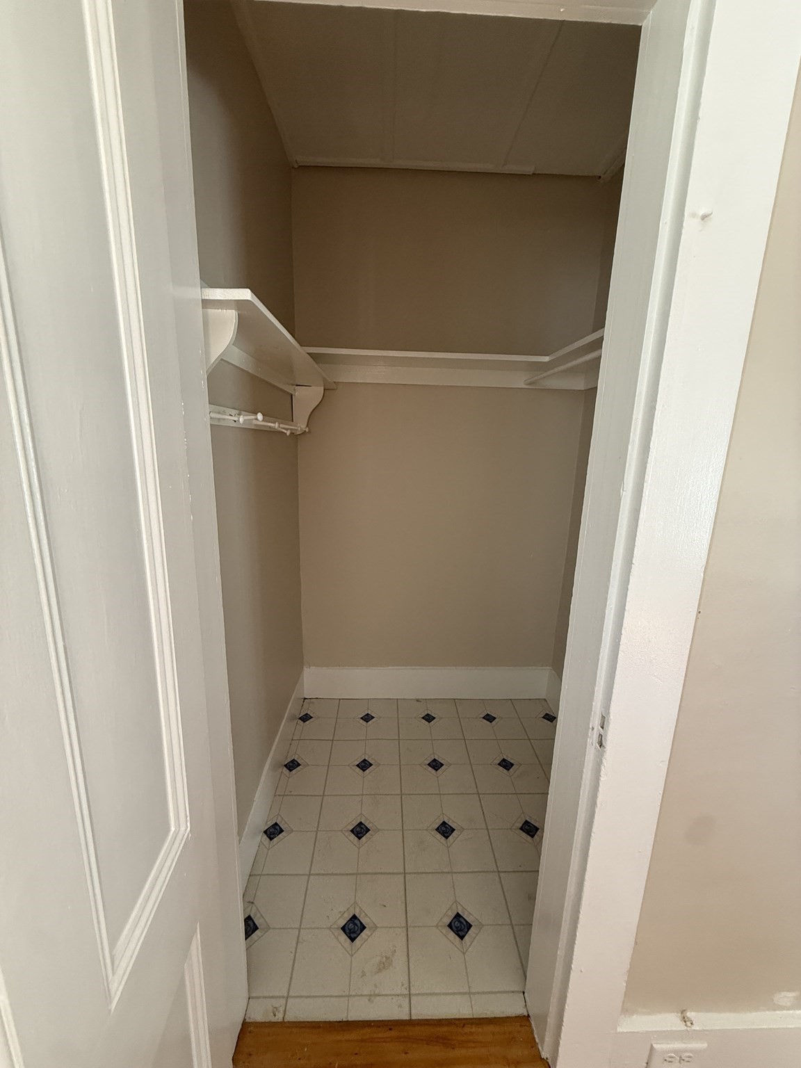 21 State Street, Unit 5 Marblehead, MA 01945 - Photo 8 of 11 Gallery Image 8