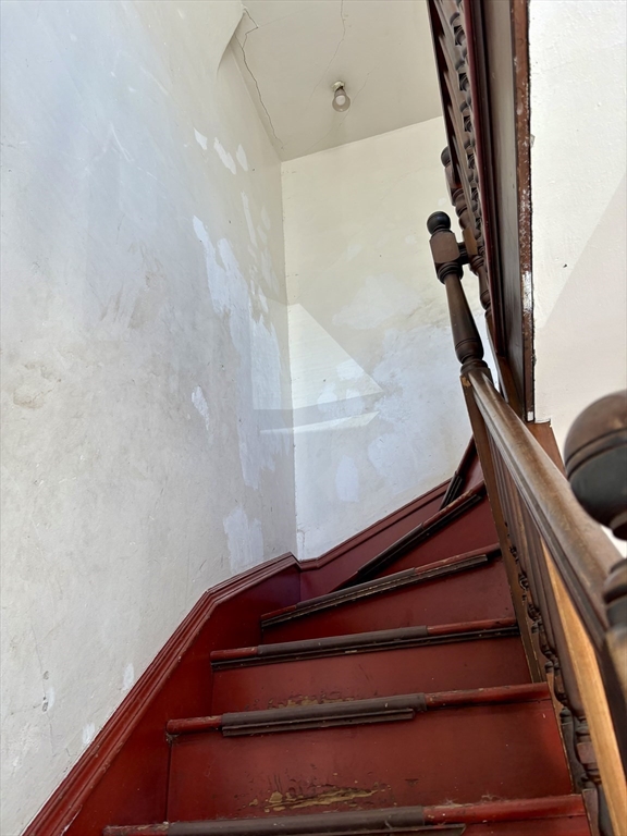 154 Barnaby Street Fall River, MA 02720 - Photo 20 of 41