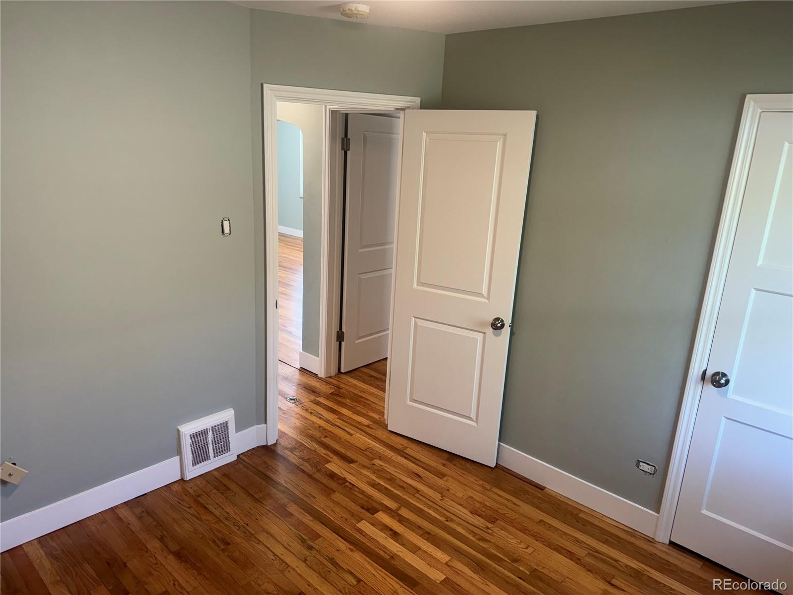 2300 Oneida Street Denver, CO 80207 - Photo 15 of 20