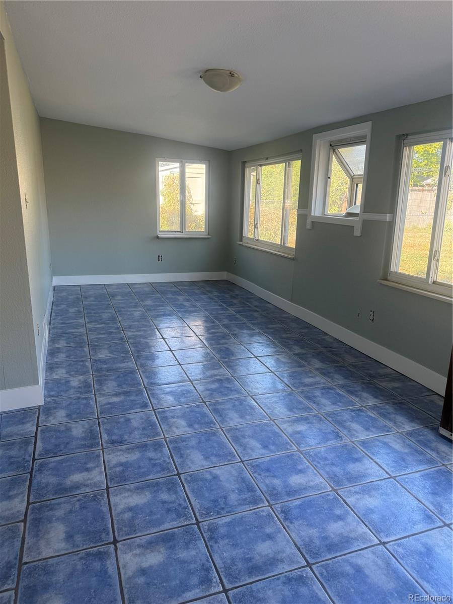 2300 Oneida Street Denver, CO 80207 - Photo 9 of 20