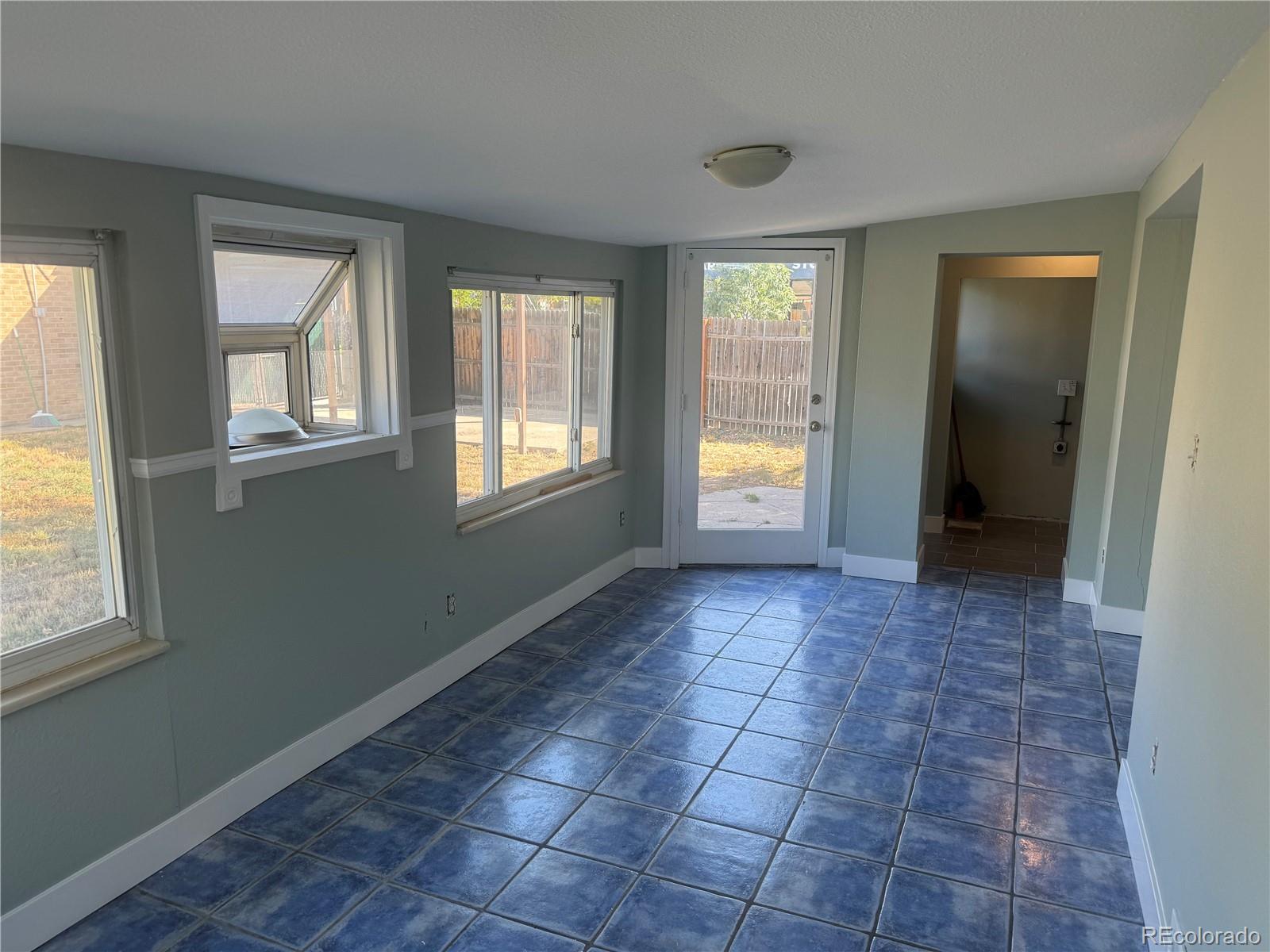 2300 Oneida Street Denver, CO 80207 - Photo 10 of 20