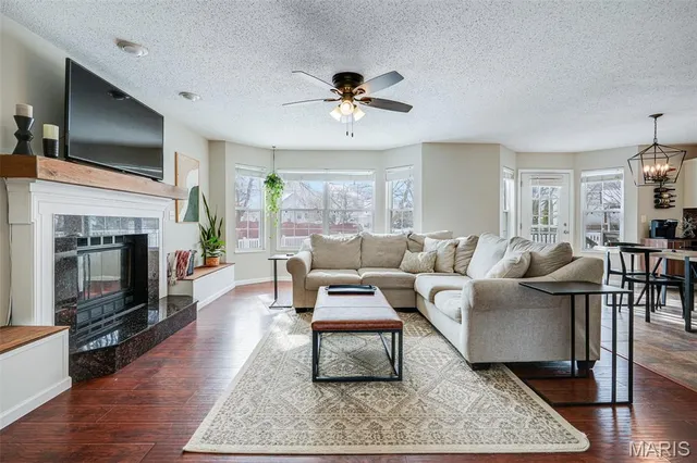 $400,000 | 323 Dennison Drive, O'Fallon, IL 62269