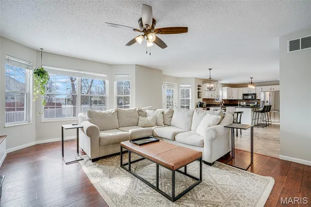 $400,000 | 323 Dennison Drive, O'Fallon, IL 62269