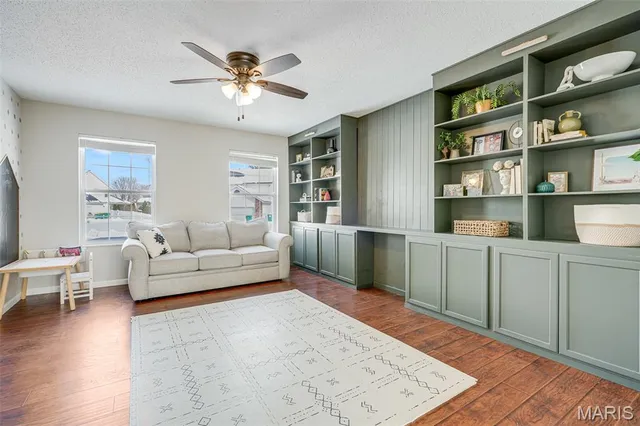 $400,000 | 323 Dennison Drive, O'Fallon, IL 62269