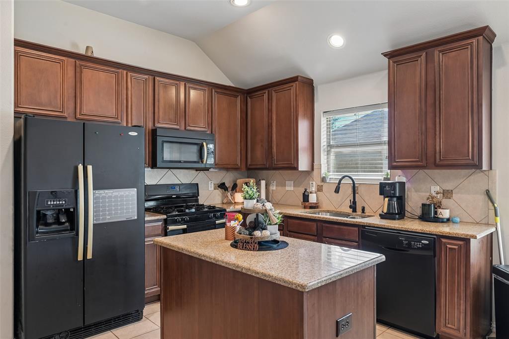 702 Sendero Road Arlington, TX 76002 - Photo 21 of 40 Gallery Image 21