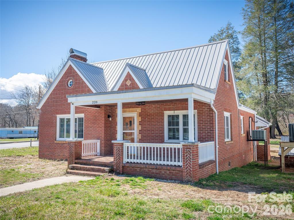 228 Main Street Rosman, NC 28772 - Photo 2 of 20