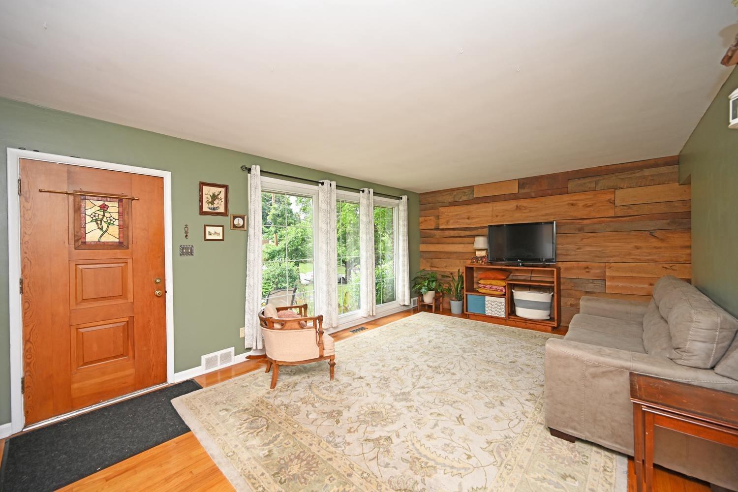 517 Rentz Place Cincinnati, OH 45238 - Photo 5 of 33 Gallery Image 5