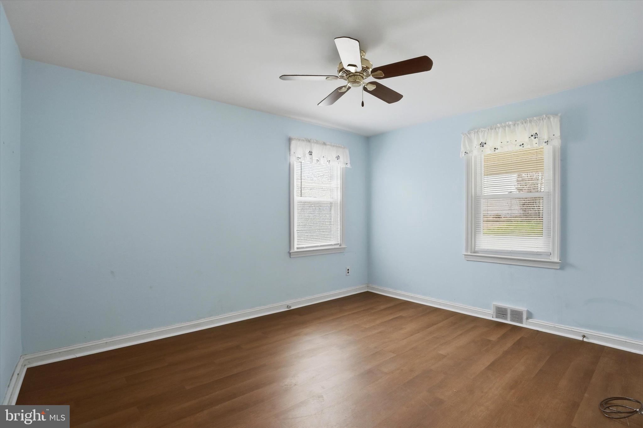 544 Lawrence Road Havertown, PA 19083 - Photo 11 of 28