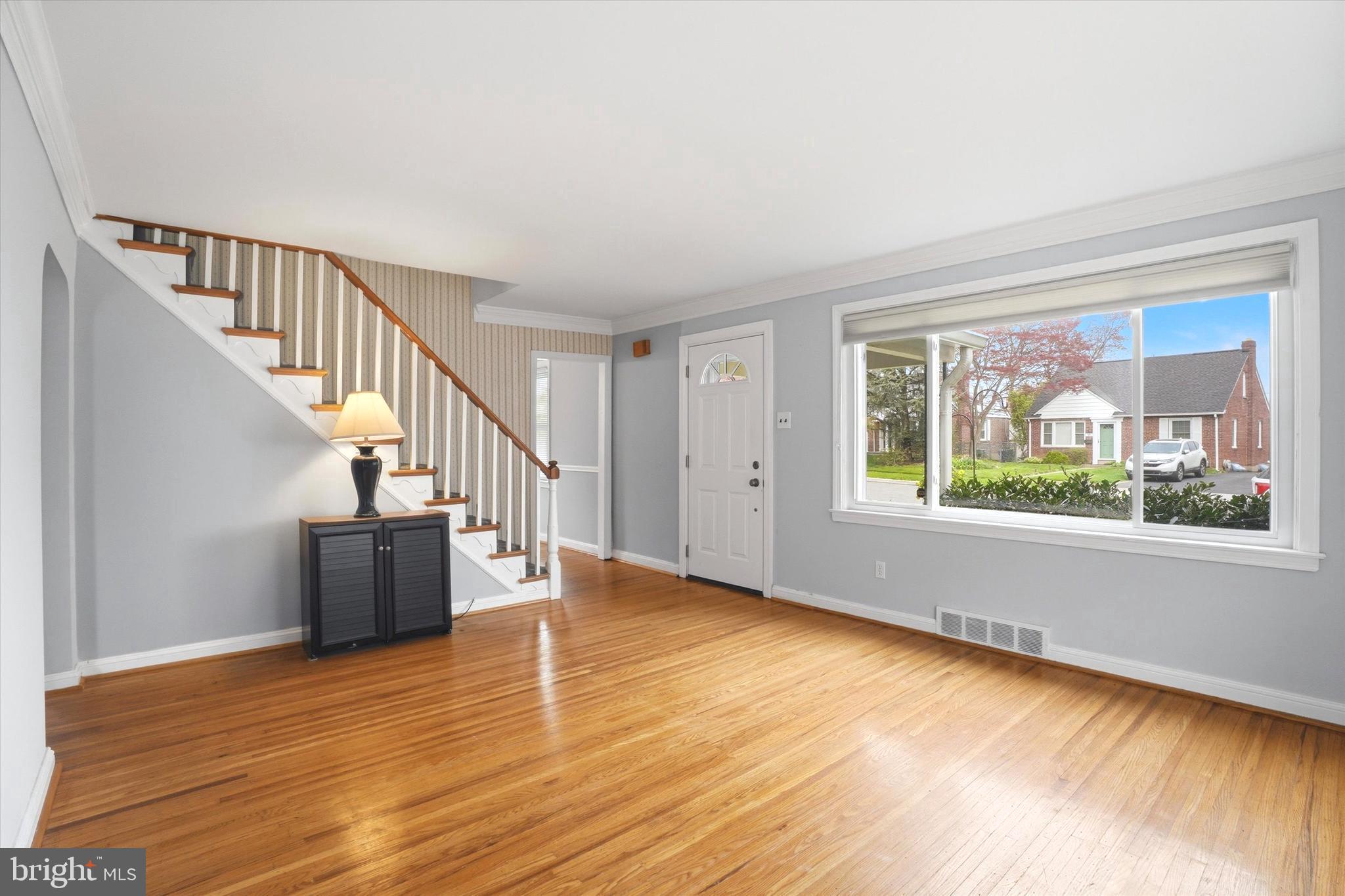 544 Lawrence Road Havertown, PA 19083 - Photo 4 of 28