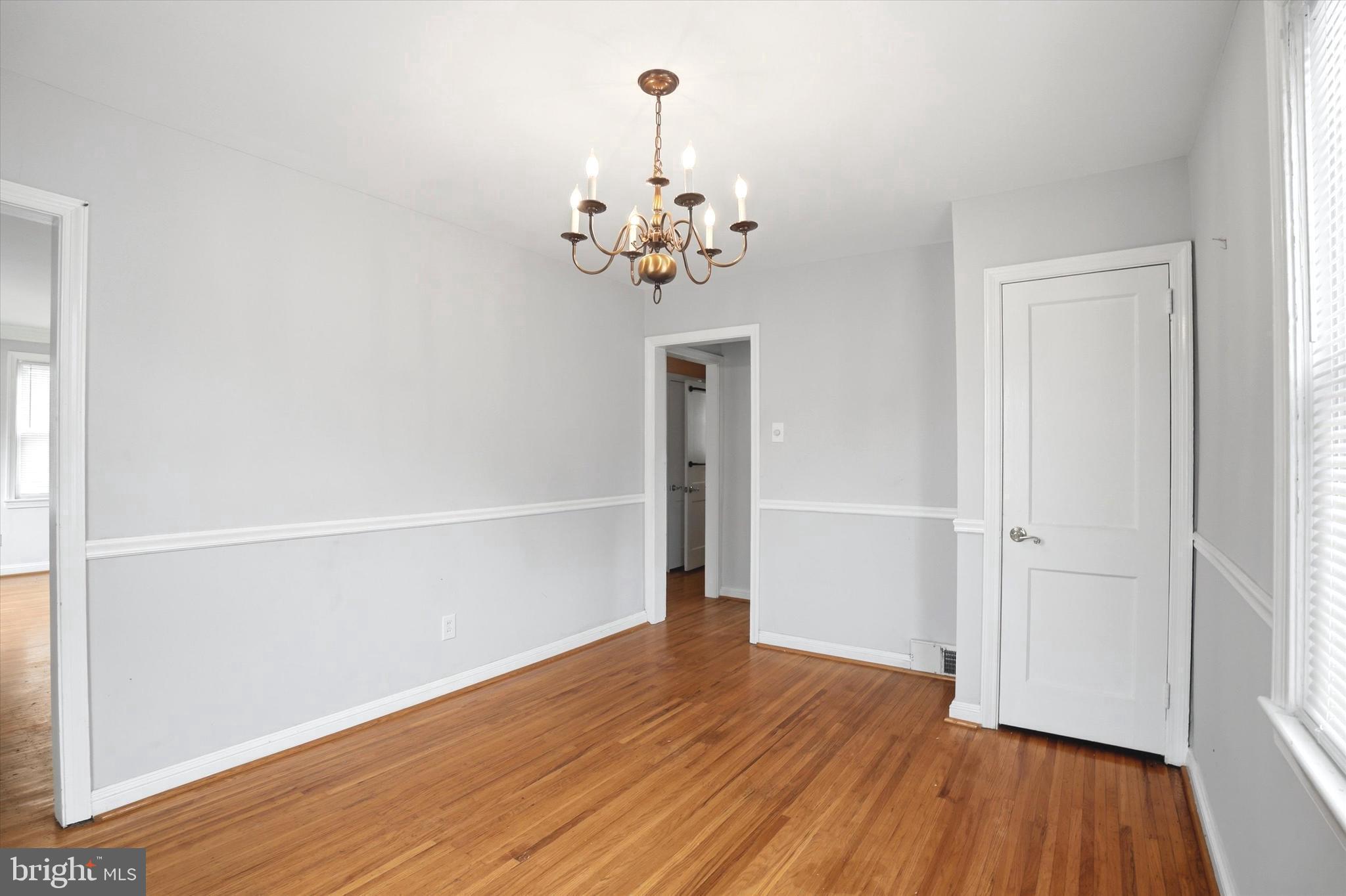 544 Lawrence Road Havertown, PA 19083 - Photo 5 of 28