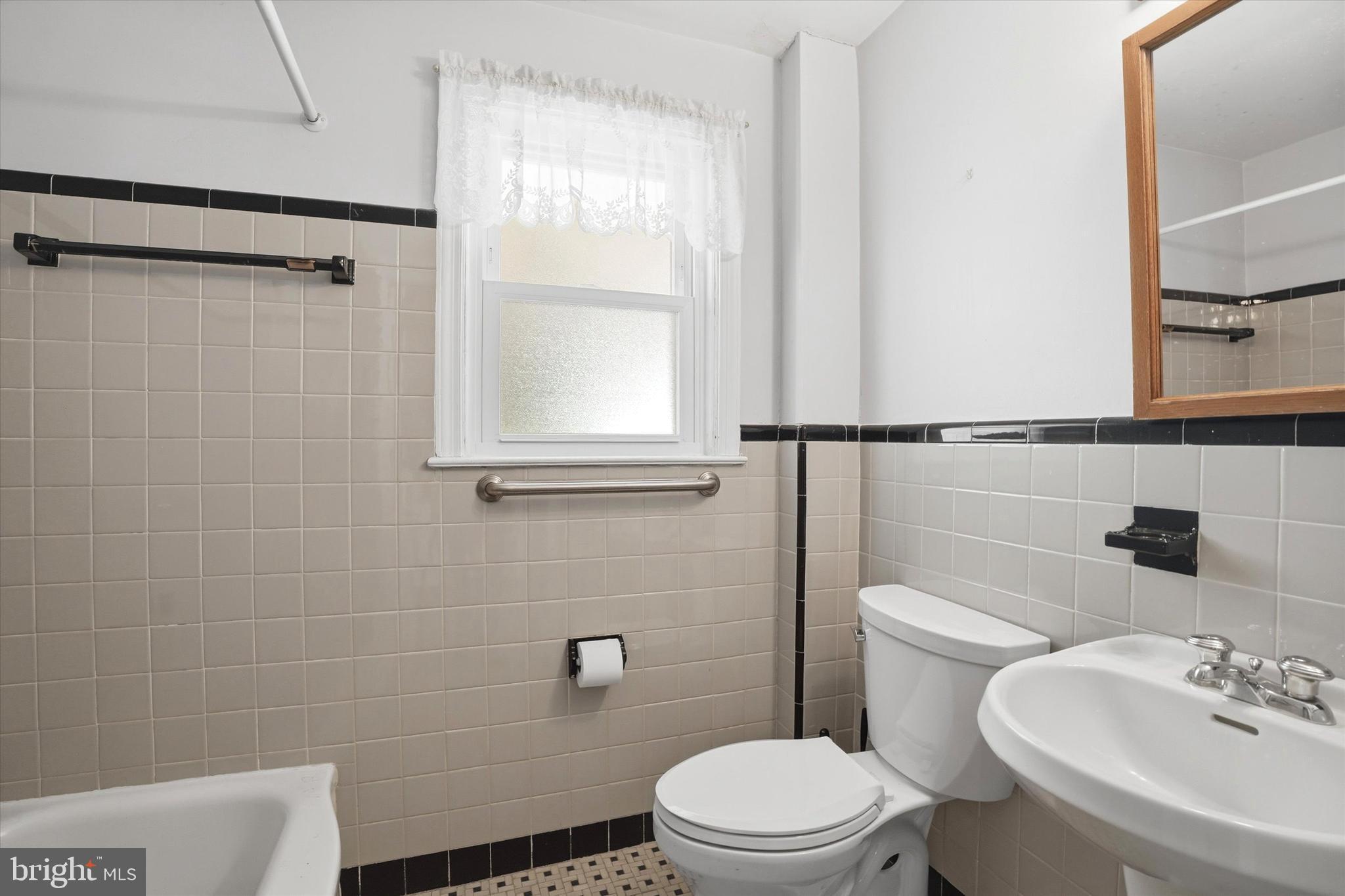 544 Lawrence Road Havertown, PA 19083 - Photo 10 of 28