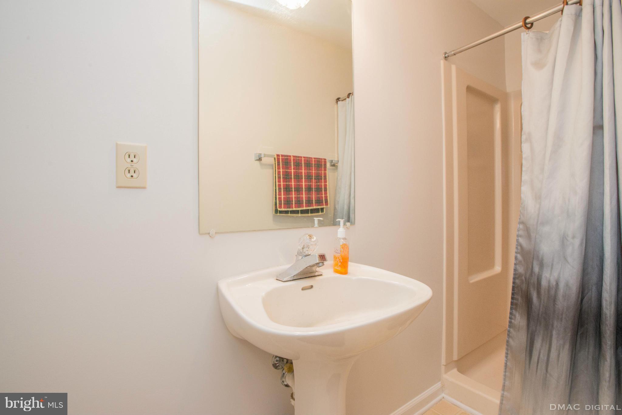 30 Victoria Square Frederick, MD 21702 - Photo 19 of 30 Bath