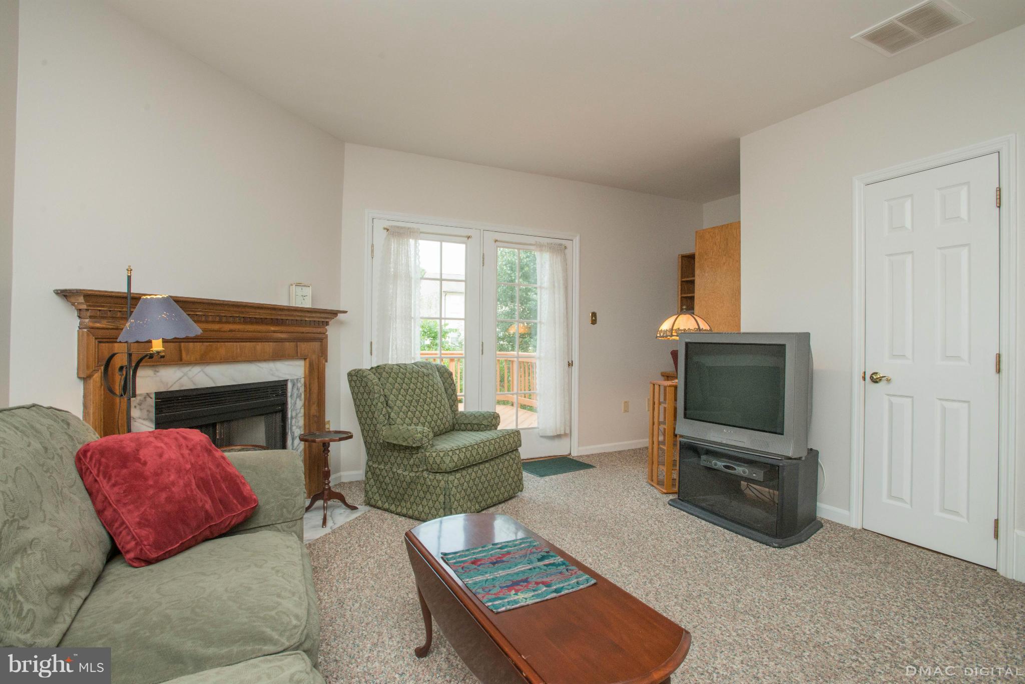 30 Victoria Square Frederick, MD 21702 - Photo 4 of 30 Family Room