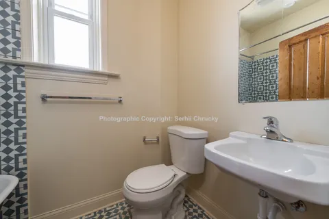 $2,000 | 934 West 19th Street, Unit 2, Chicago, IL 60608