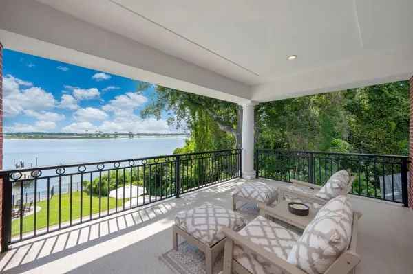 $3,500,000 | 15 Plantation Oaks, Mary Esther, FL 32569