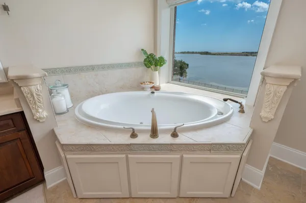 $3,500,000 | 15 Plantation Oaks, Mary Esther, FL 32569