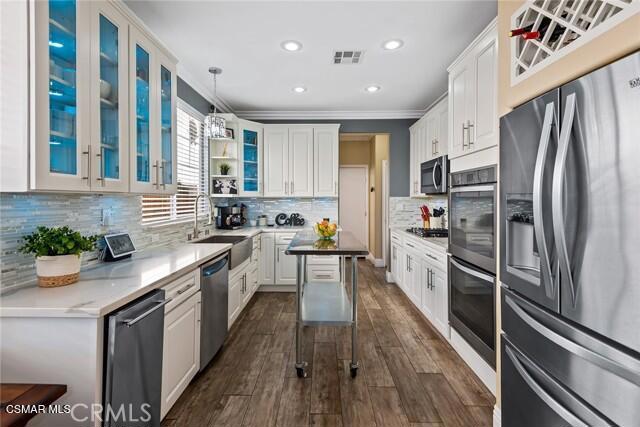 525 Shadow Lane Simi Valley, CA 93065 - Photo 2 of 22