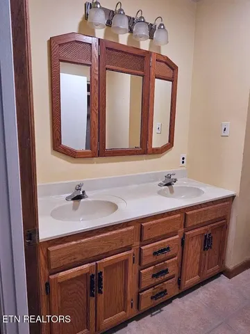 $375,000 | 240 West Rockwood Ferry Road, Ten Mile, TN 37880