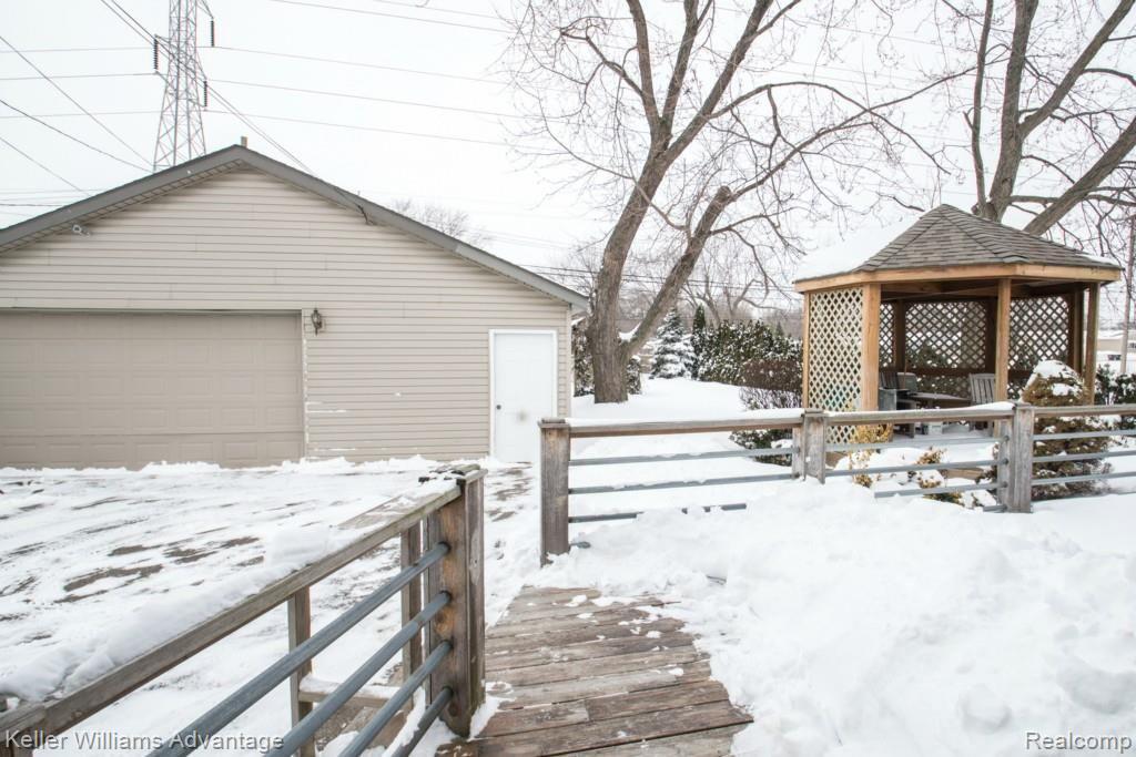 8084 Pardee Road Taylor, MI 48180 - Photo 44 of 47 Pardee-0213.jpg