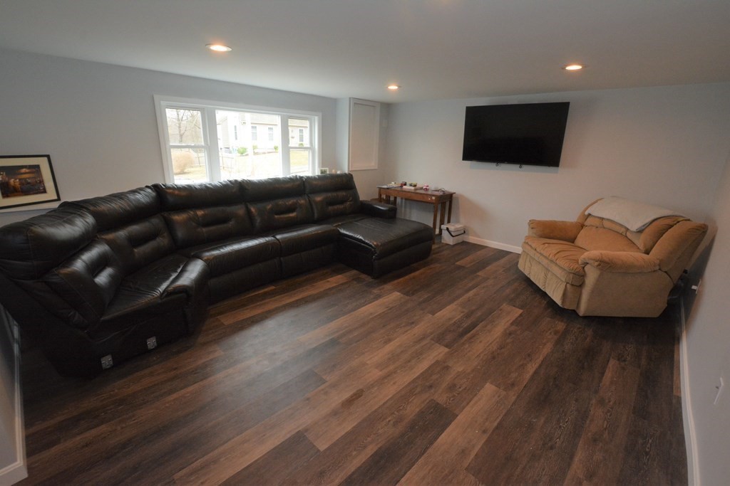 31 Richard Road Braintree, MA 02184 - Photo 9 of 17 Gallery Image 9
