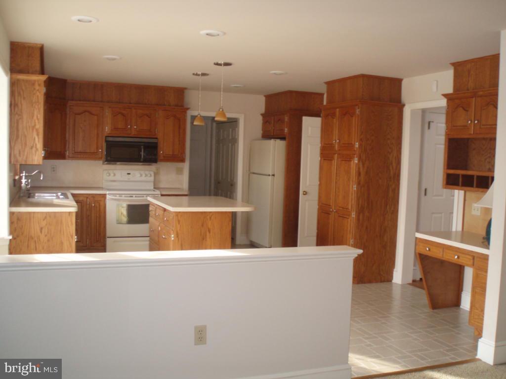 2929 Brookfield Road Lancaster, PA 17601 - Photo 5 of 11