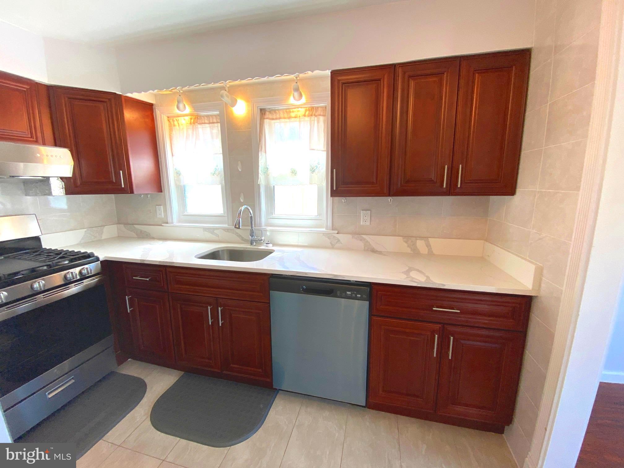 511 Southwell Road Linthicum Heights, MD 21090 - Photo 4 of 32 Gallery Image 4