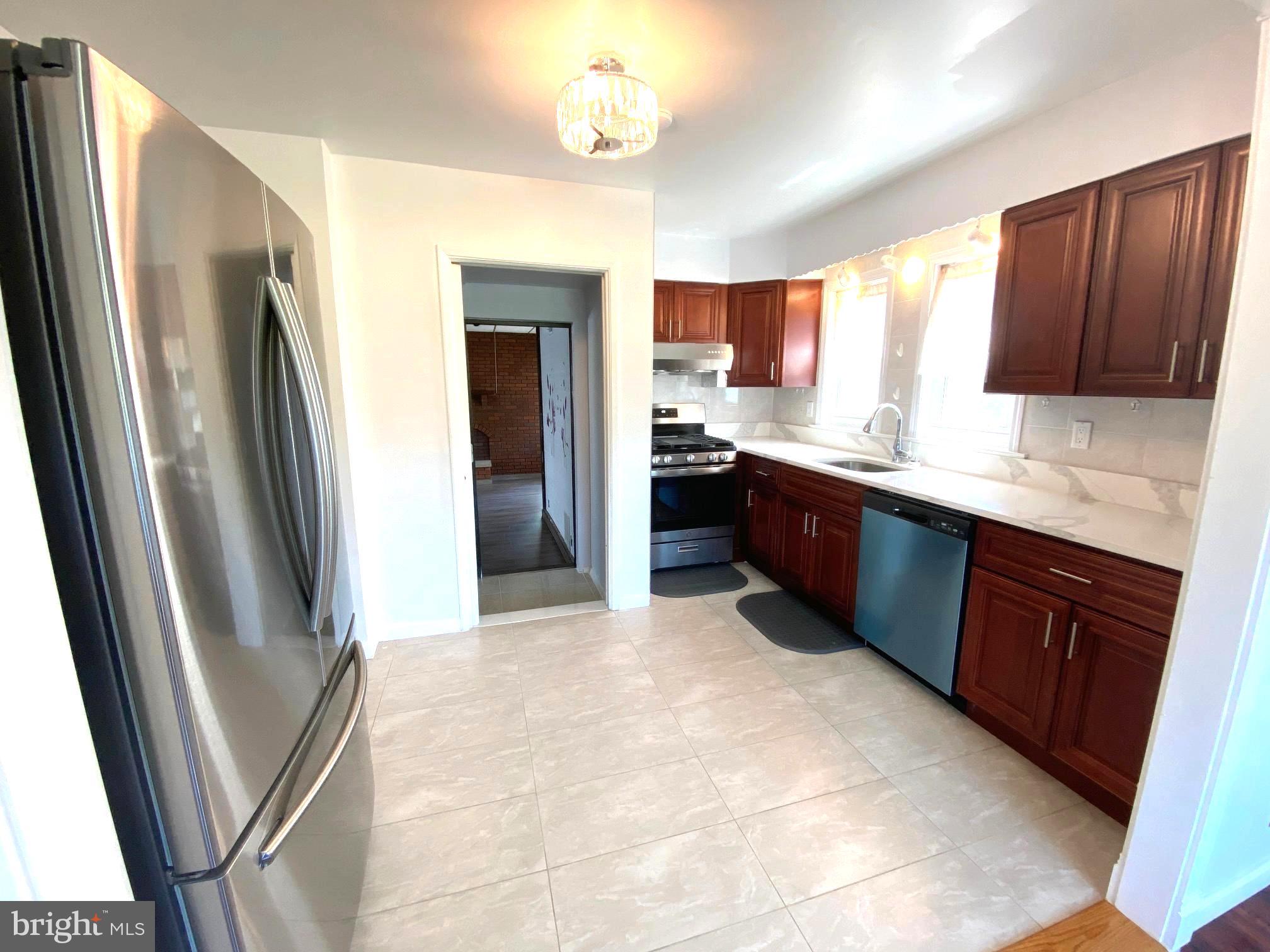 511 Southwell Road Linthicum Heights, MD 21090 - Photo 5 of 32 Gallery Image 5