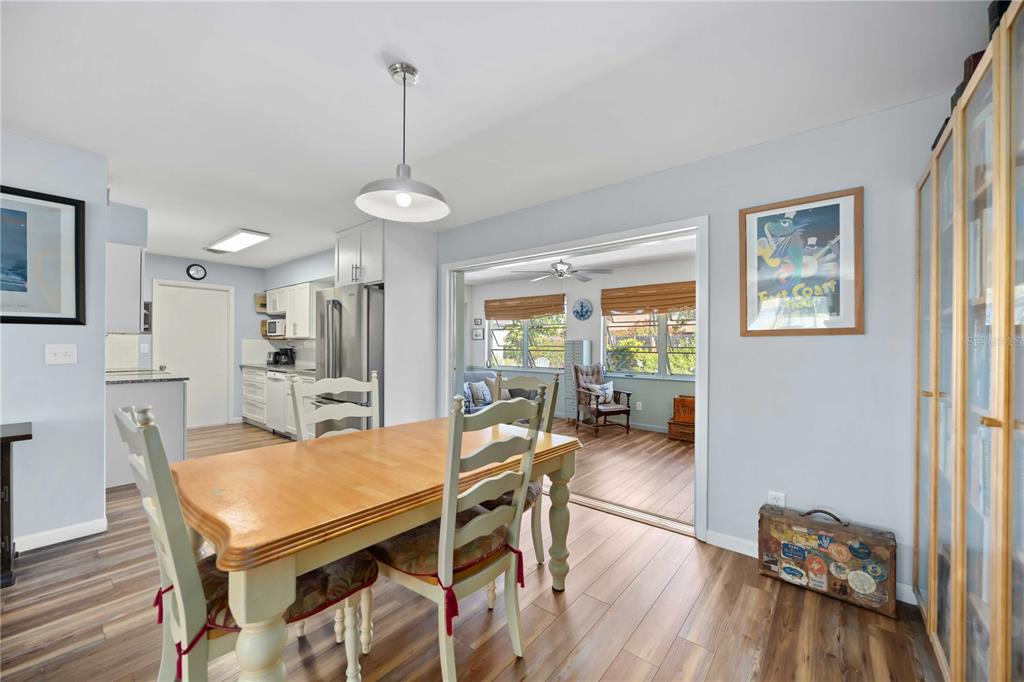 4531 Crystal Road Venice, FL 34293 - Photo 4 of 32 Dining & Kitchen