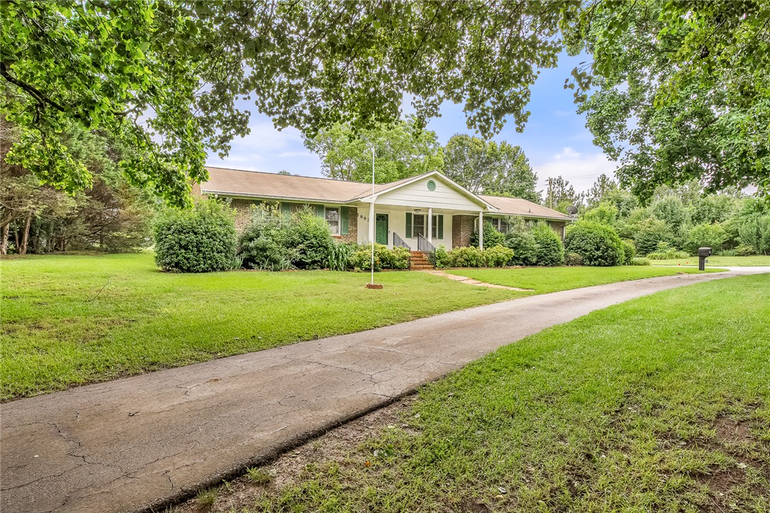 1002 Dickerson Road Anderson, SC 29626 - Photo 2 of 39