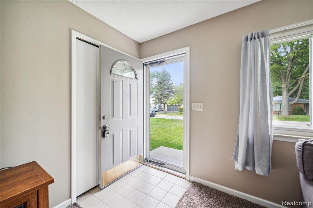 2951 Dearborn Avenue Rochester Hills, MI 48309 - Photo 4 of 33