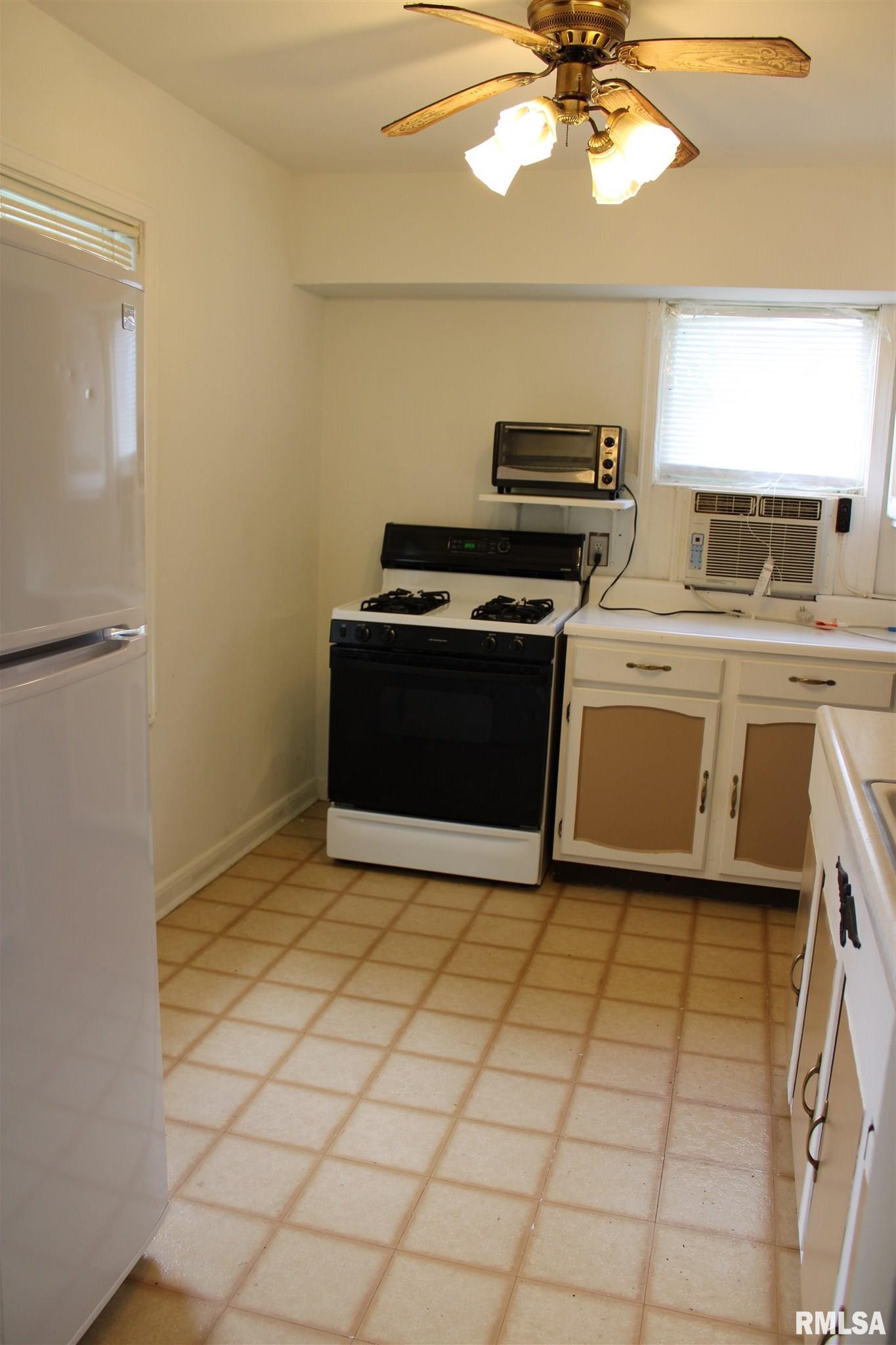 1833 North 21st Street Springfield, IL 62702 - Photo 3 of 19 Gallery Image 3