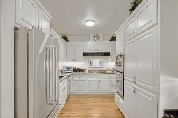 $659,000 | 5216 Yarmouth Avenue, Unit 107, Encino, CA 91316