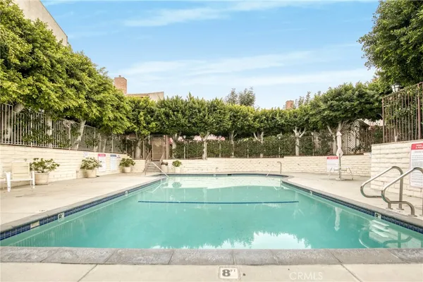 $659,000 | 5216 Yarmouth Avenue, Unit 107, Encino, CA 91316