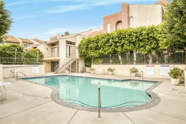$659,000 | 5216 Yarmouth Avenue, Unit 107, Encino, CA 91316