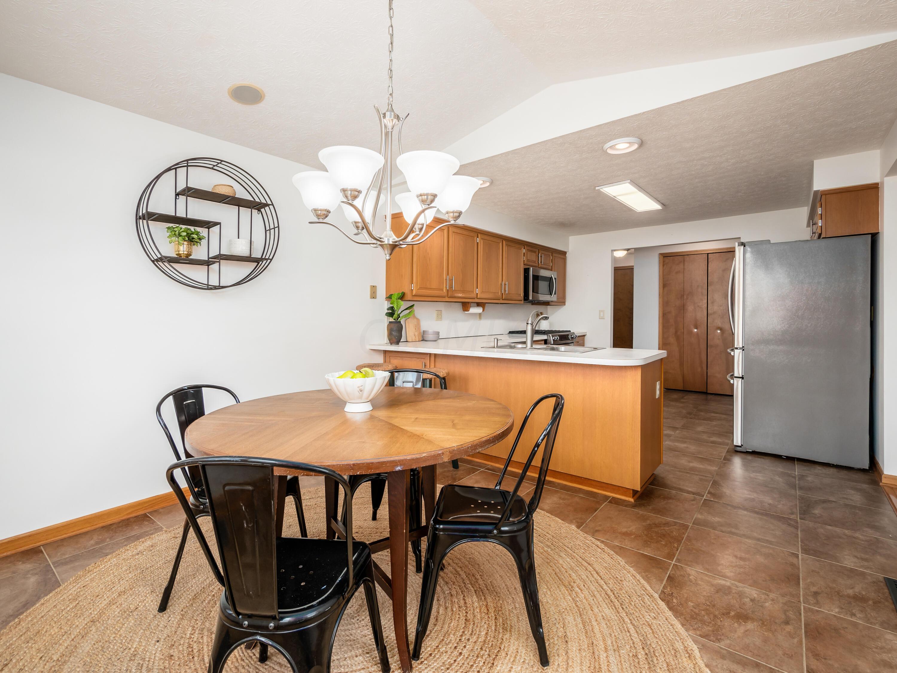 6006 Plumb Road Galena, OH 43021 - Photo 12 of 64 Breakfast Nook
