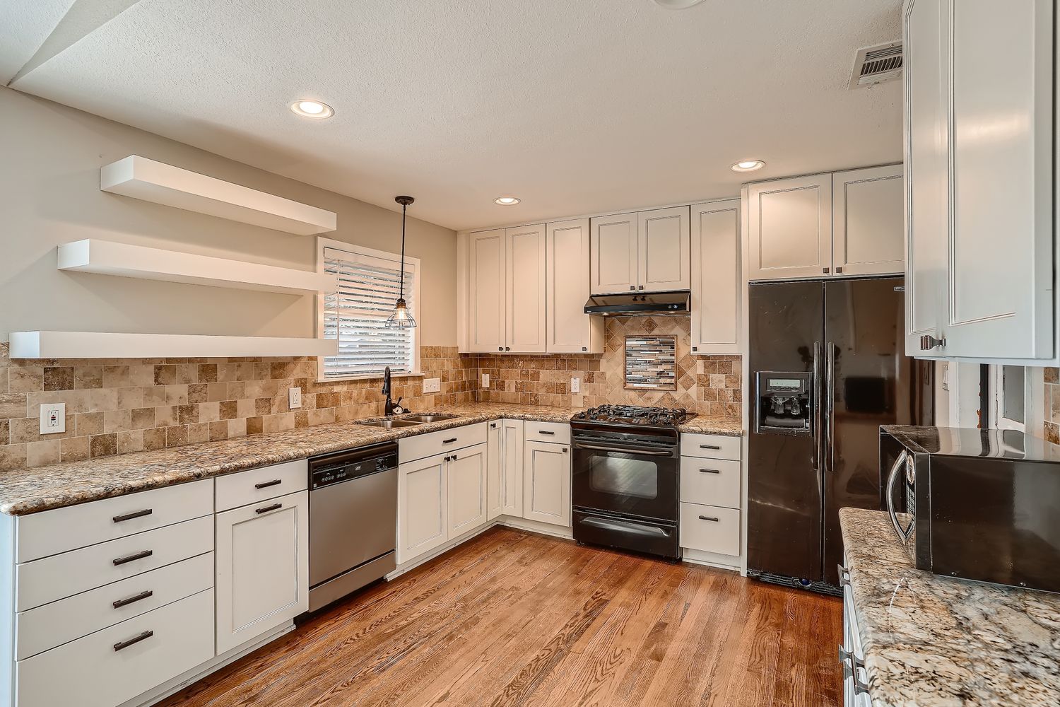 210 College Street Round Rock, TX 78664 - Photo 4 of 26