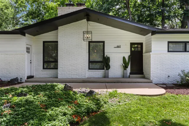 $849,000 | 663 South Lake Shore Drive, Fontana, WI 53125