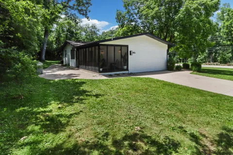 $849,000 | 663 South Lake Shore Drive, Fontana, WI 53125