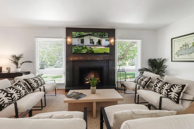 $849,000 | 663 South Lake Shore Drive, Fontana, WI 53125