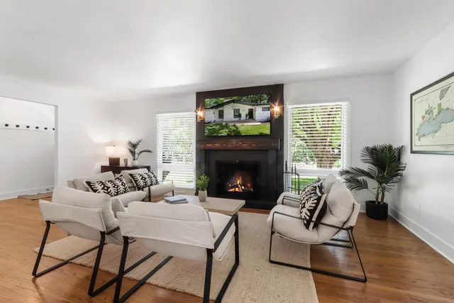 $849,000 | 663 South Lake Shore Drive, Fontana, WI 53125