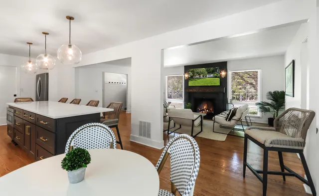 $849,000 | 663 South Lake Shore Drive, Fontana, WI 53125