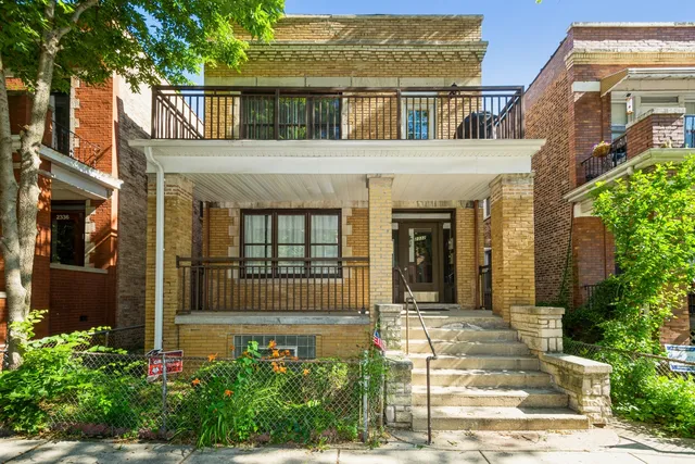 $2,500 | 2332 West Superior Street, Unit 2, Chicago, IL 60612