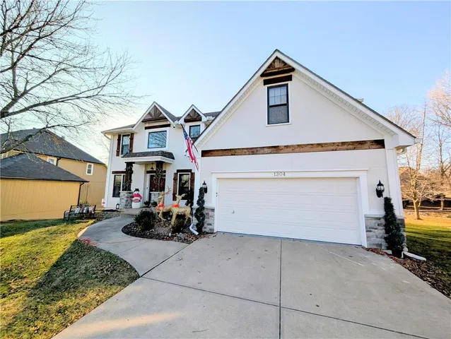 $530,000 | 1304 Surrey Trace, Lee's Summit, MO 64081