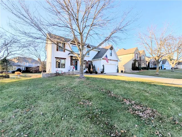 $530,000 | 1304 Surrey Trace, Lee's Summit, MO 64081